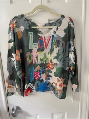 Green Multicolor 'Love Dream Hope' Graphic Pullover
